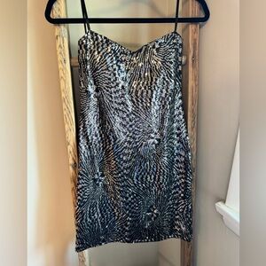 Fun sparkly sequin mini strapless dress